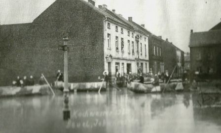 Rhein Hochwasser in Beuel 1920 Rheinaustr. Pontonverkehr