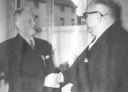 Rhein Hochwasser in Beuel 1955 Beuel Wilhelm Bchel erhlt das Verdienstkreuz