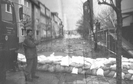 Rhein Hochwasser 1993 Sandscke in der Combahnstr.